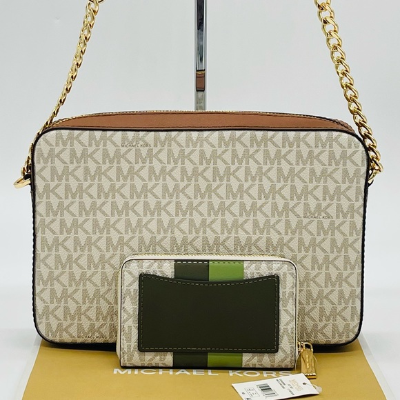 Michael Kors EW Crossbody Bag & ZA Card Case Wallet - Picture 4 of 11